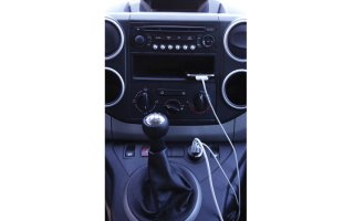 Cargador de coche con doble conexión USB (5V 2.1A)