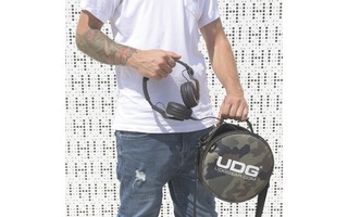 UDG Ultimate Digi HeadPhone Bag Camuflaje Negro , interior Naranja