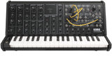 El sintetizador monofónico Korg MS-20, presentado por vez primera en 1978, es en la actualidad un instrumento muy buscado, gracias a su sonido grueso y robusto, su potente e icónico filtro analógico y su versátil panel de conexiones.