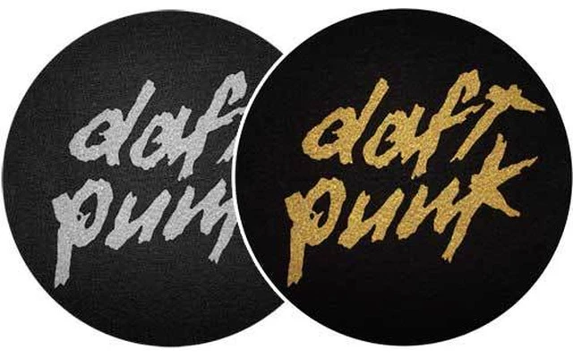 Pareja de patinadores Daft Punk