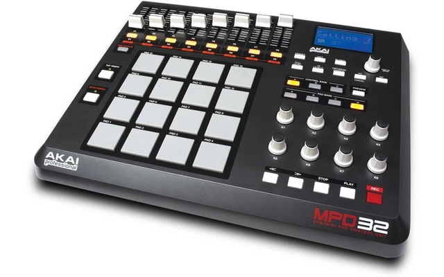 Akai MPD 32