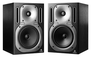 Behringer Truth B2030P