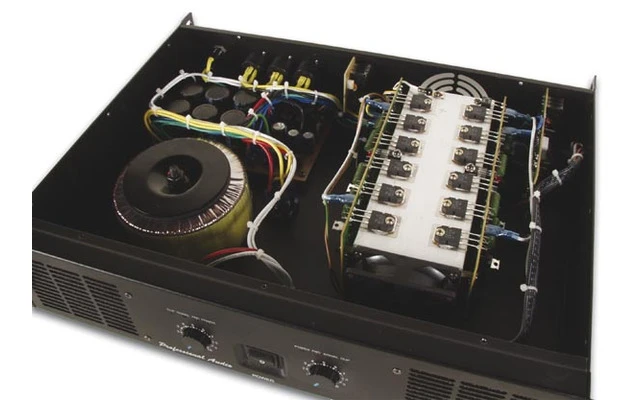 Amplificador de potencia 2 x 350Wrms (19