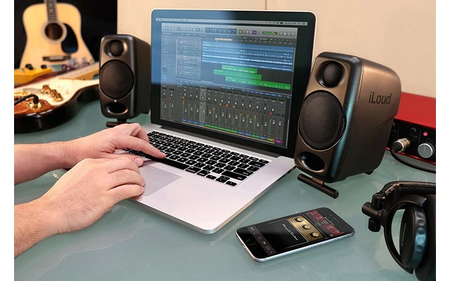 IK Multimedia Iloud Micro Monitor
