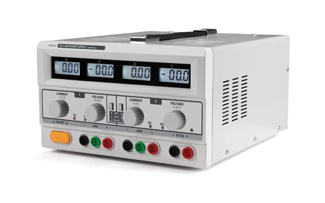 DOBLE FUENTE DE ALIMENTACIÓN DC PARA LABORATORIO 2 x 0-30 VDC / 0-3 A + 5 VDC FIJA / 3 A MÁX. CO