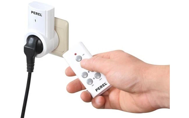 Juego de 3 enchufes y mando a distancia