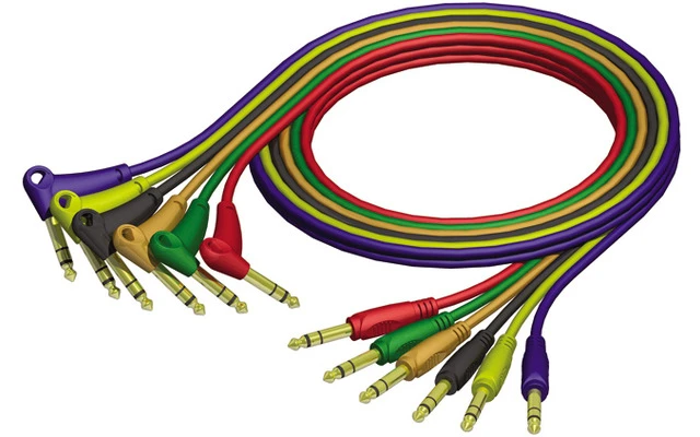 Adam Hall Cables REF 790 090