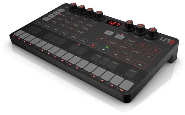 IK Multimedia Uno Synth