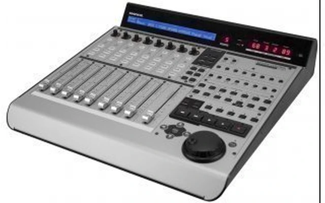 Mackie Control Universal Pro