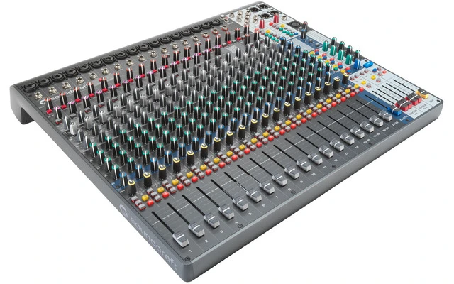 Soundcraft Signature Plus 22