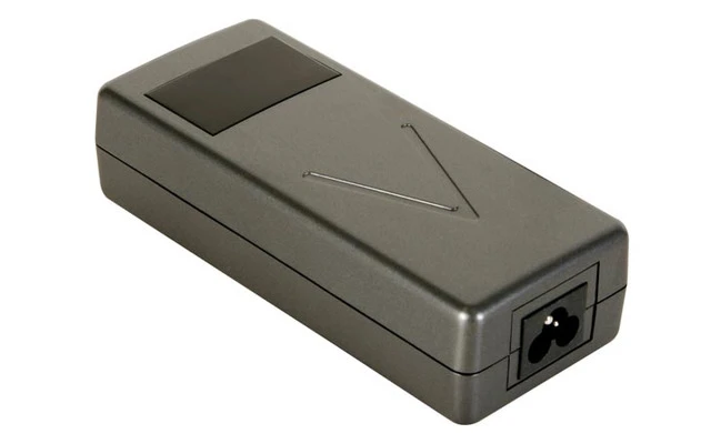 Alimentación conmutada universal - 90W - 10 conectores DC