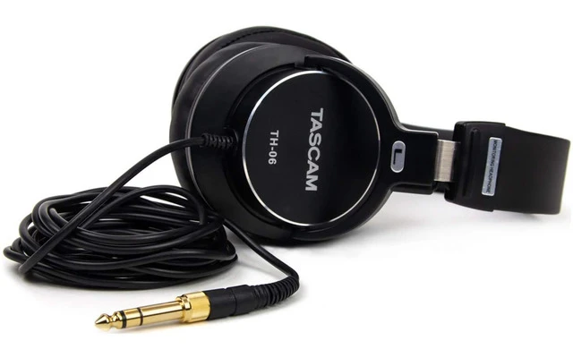TASCAM TH-06