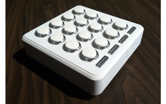 DJ TechTools Midi Fighter 3D Blanco