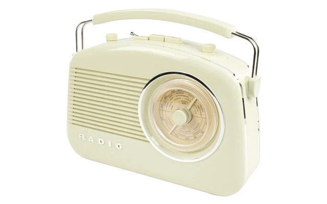 Radio AM/FM de diseño retro en color marfil