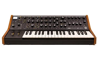 Moog Subsequent 37