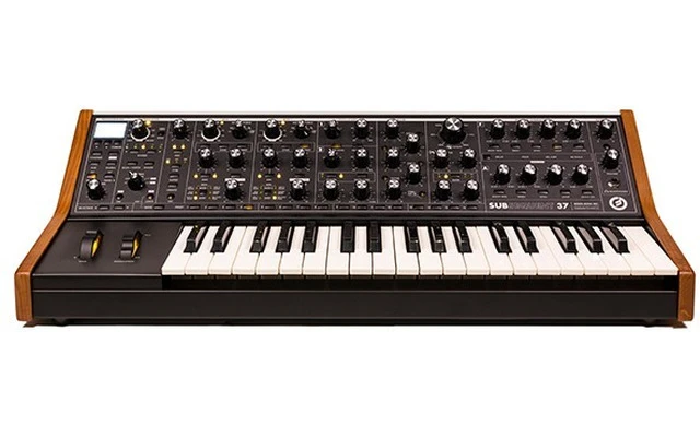 Moog Subsequent 37