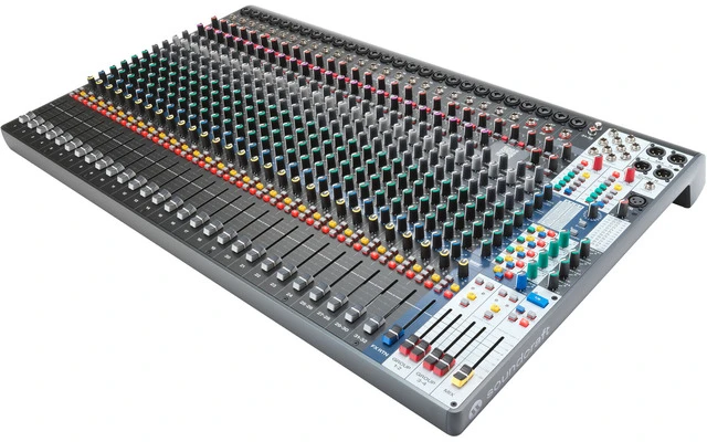 Soundcraft Signature Plus 32