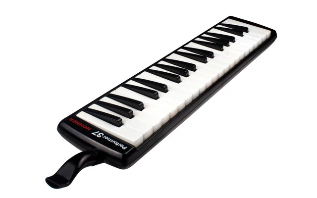 Hohner Performer 37