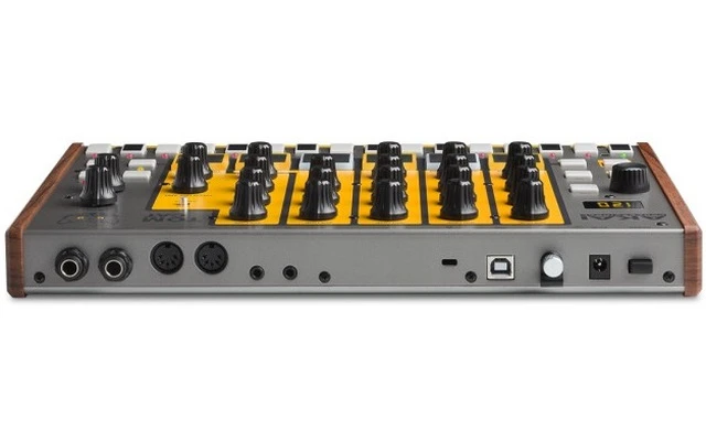 Akai Tom Cat