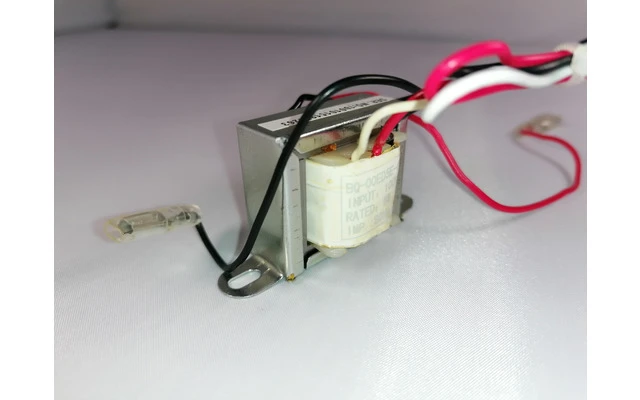 Transformador de línea 100V a 6W y 3W - 8 Ohm