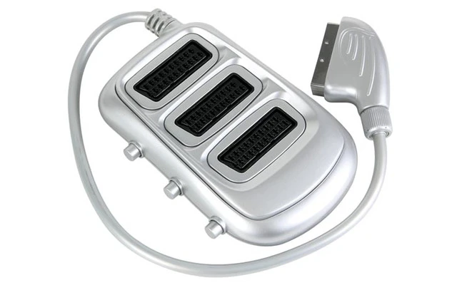 ScartBox - conector Scart macho a 3 x conector scart hembra / profesional