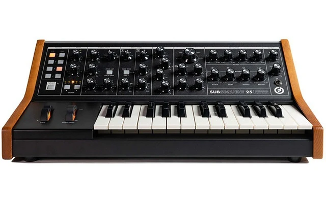 Moog Subsequent 25