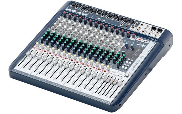 SoundCraft Signature 16