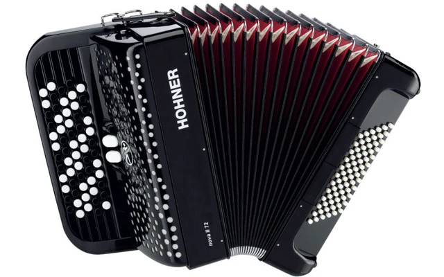 Hohner Nova II 72 rojo C-system