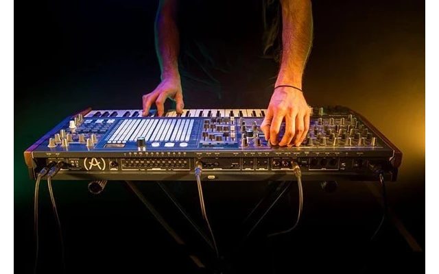 Arturia MatrixBrute