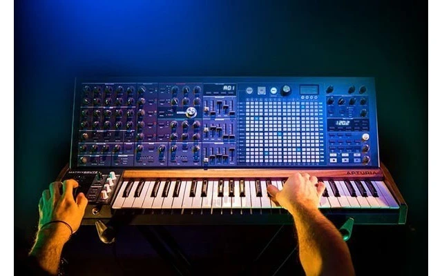 Arturia MatrixBrute