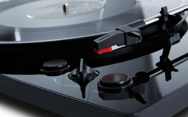 Akai BT-100 Black