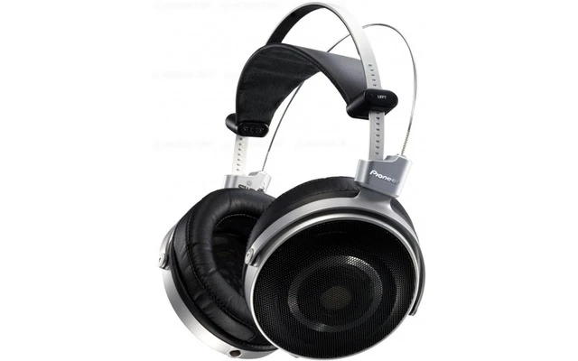 Pioneer SE-Master 1