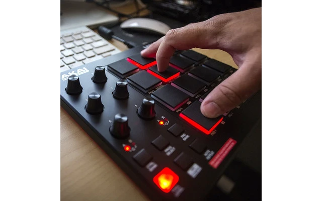 Akai MPD 218