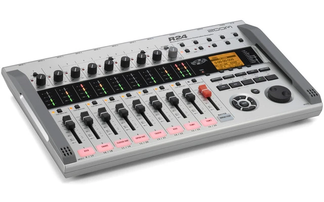 Zoom R24