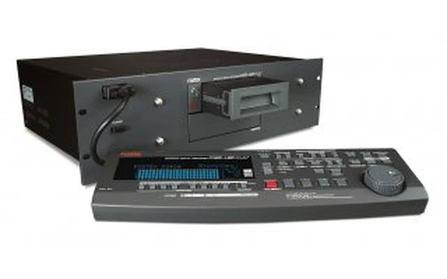 Fostex D-2424LV