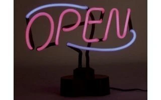 Anuncio luminoso "OPEN"