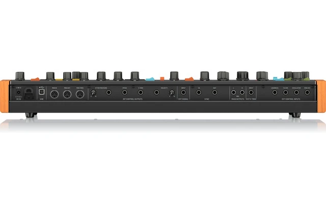 Behringer Poly D