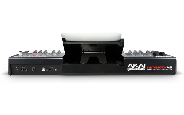 Akai SynthStation 49