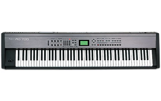 Roland RD-700