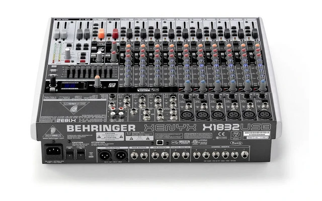 Behringer Xenyx X1832USB