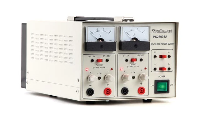 Fuente de alimentación de laboratorio 2 x 0-30V / 2 x 0-3A doble display analógico