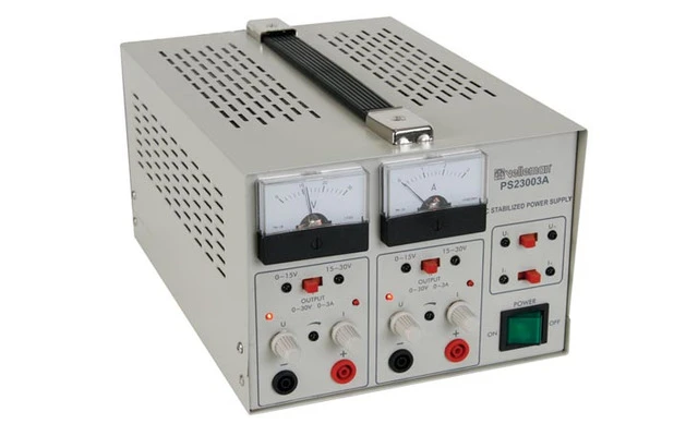 Fuente de alimentación de laboratorio 2 x 0-30V / 2 x 0-3A doble display analógico