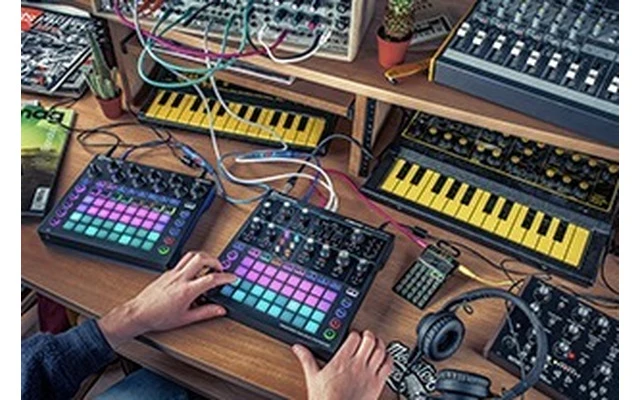 Novation Circuit Mono Station