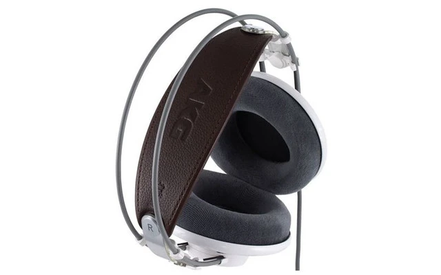 AKG K-701