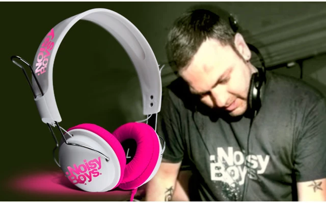On-Earz Lounge NoisyBoys White Fushia