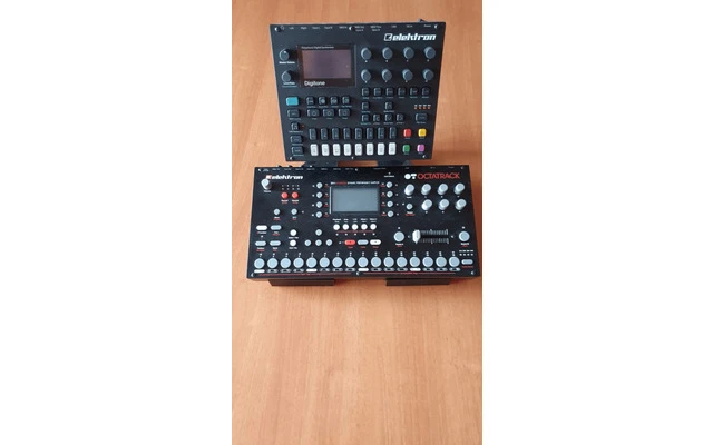Coverup Stand Double Elektron Digitone+ Octatrack MK1