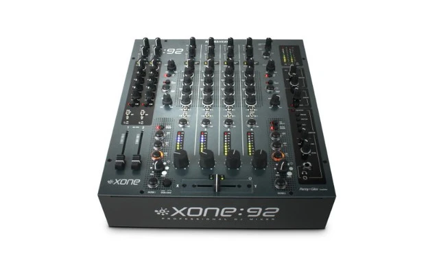Allen & Heath XONE:92R Rotativos
