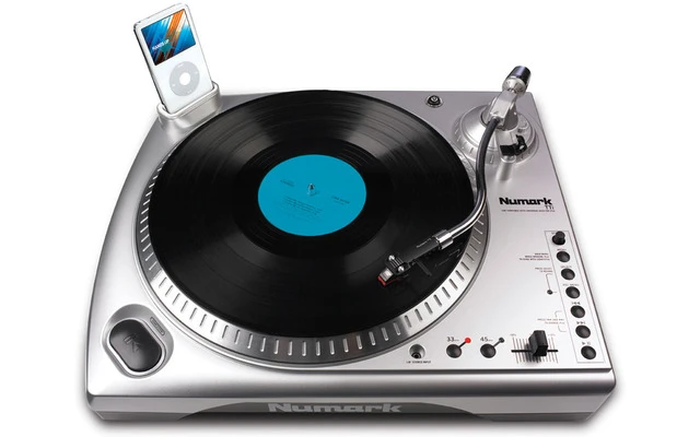 Numark TTi - USB y puerto iPod