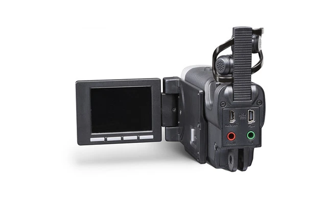 Zoom Q4
