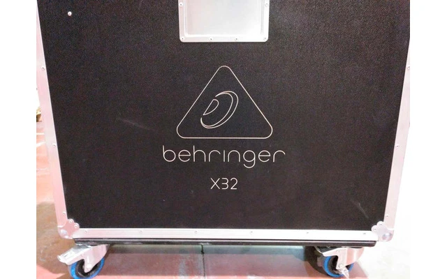 Behringer FLX32PRO